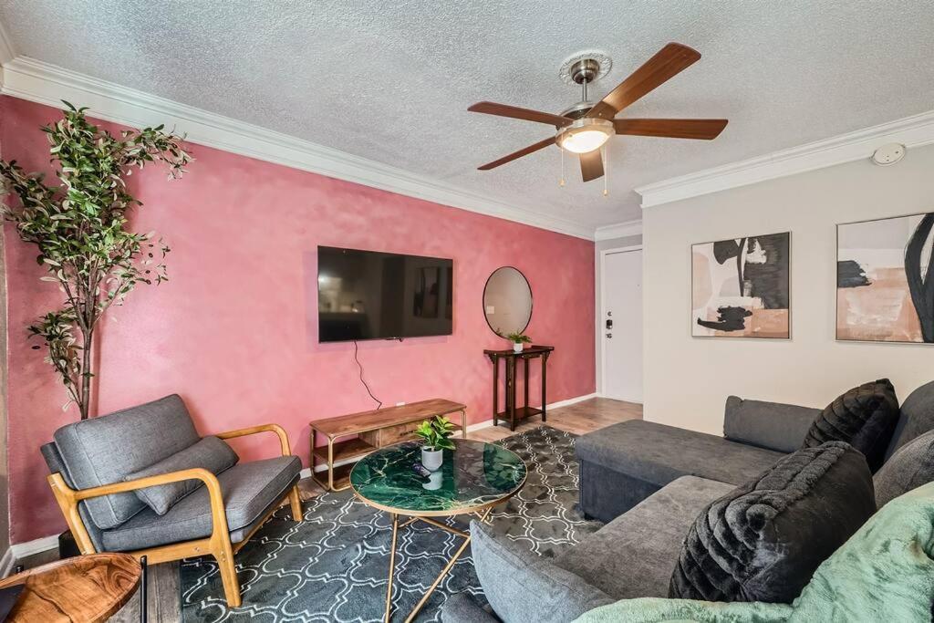 Chic 2B Getaway - 10Min To Dtwn - W/D, Pool, Prkg Apartment Austin Exterior photo
