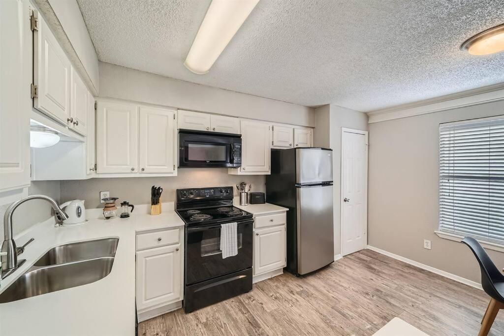 Chic 2B Getaway - 10Min To Dtwn - W/D, Pool, Prkg Apartment Austin Exterior photo