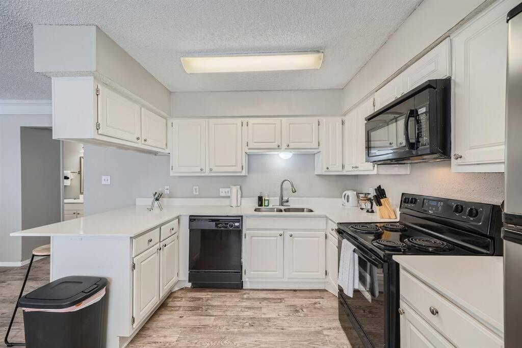 Chic 2B Getaway - 10Min To Dtwn - W/D, Pool, Prkg Apartment Austin Exterior photo