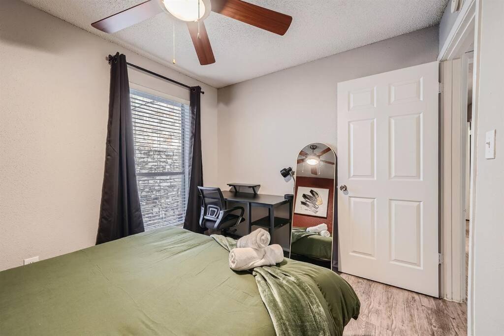 Chic 2B Getaway - 10Min To Dtwn - W/D, Pool, Prkg Apartment Austin Exterior photo