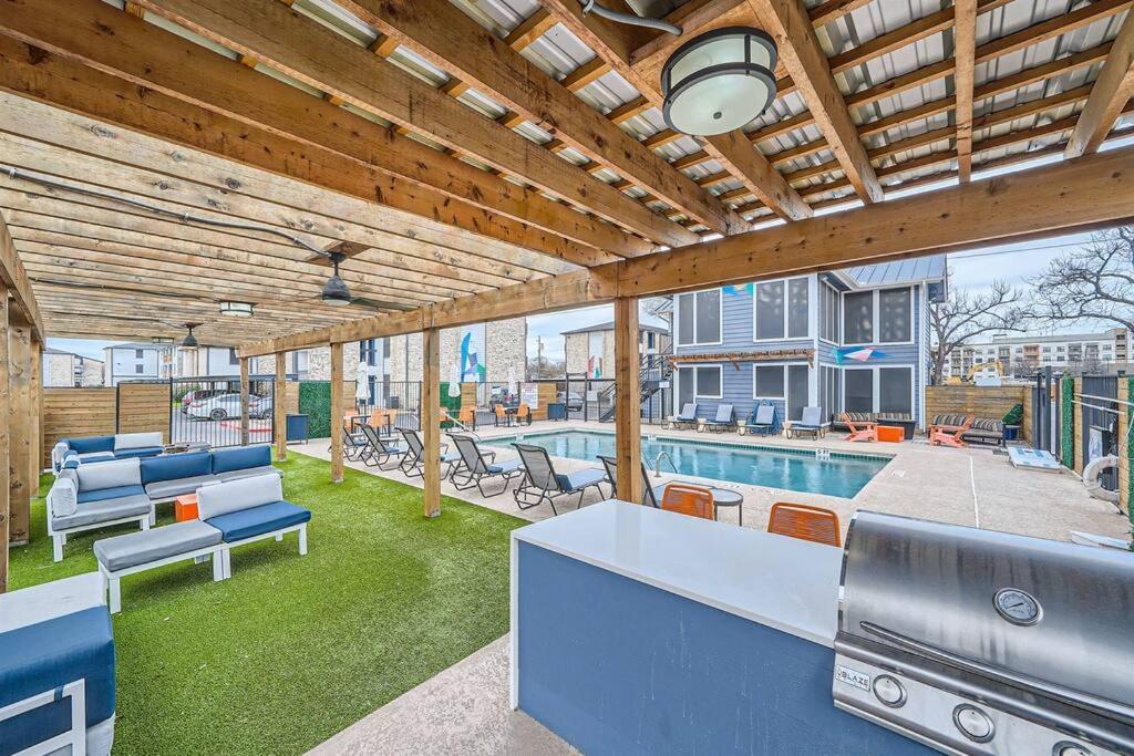 Chic 2B Getaway - 10Min To Dtwn - W/D, Pool, Prkg Apartment Austin Exterior photo
