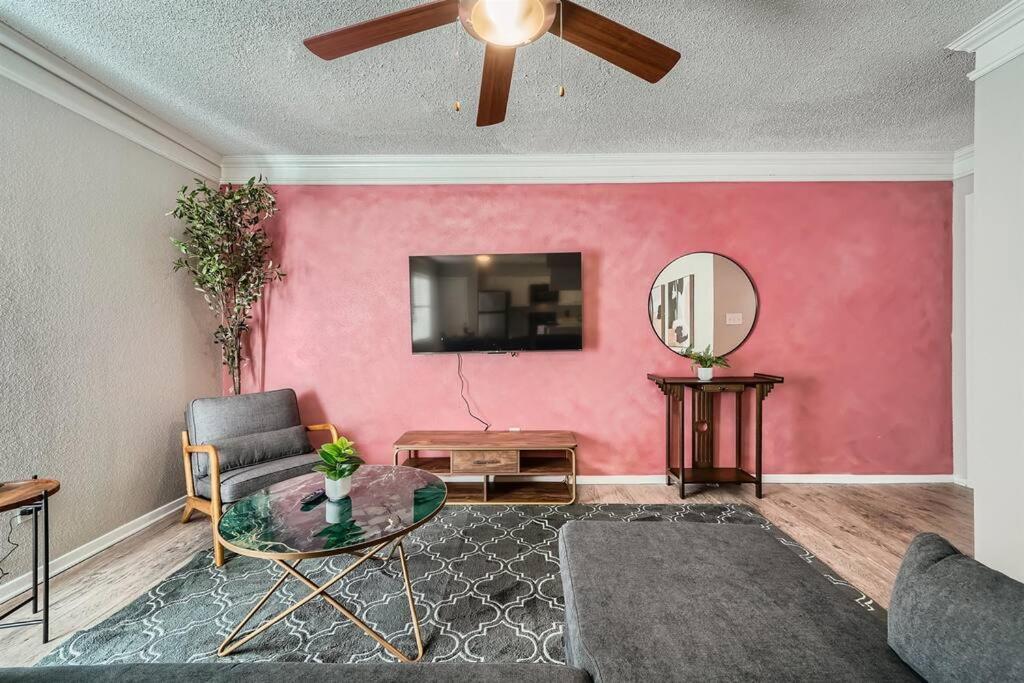 Chic 2B Getaway - 10Min To Dtwn - W/D, Pool, Prkg Apartment Austin Exterior photo
